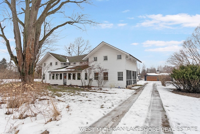 view of front of property