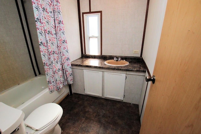 full bathroom featuring vanity, toilet, and shower / bathing tub combination