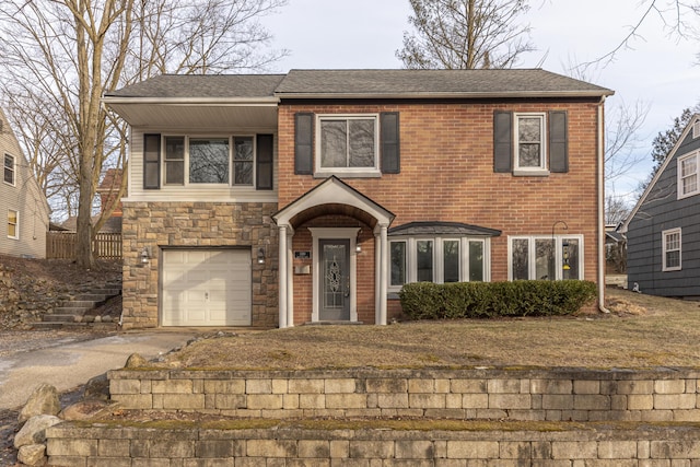 view of front facade featuring a garage