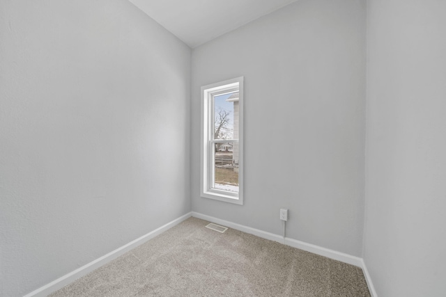 unfurnished room with carpet