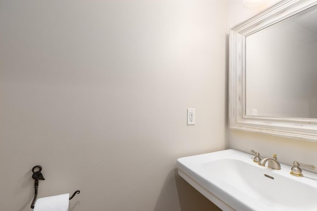 bathroom featuring sink