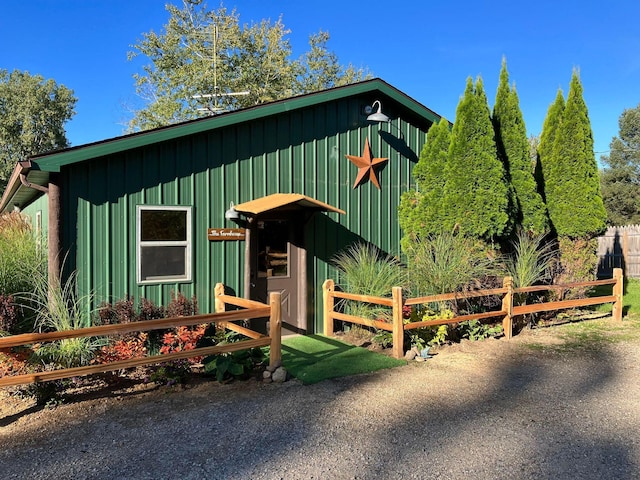 view of front of property