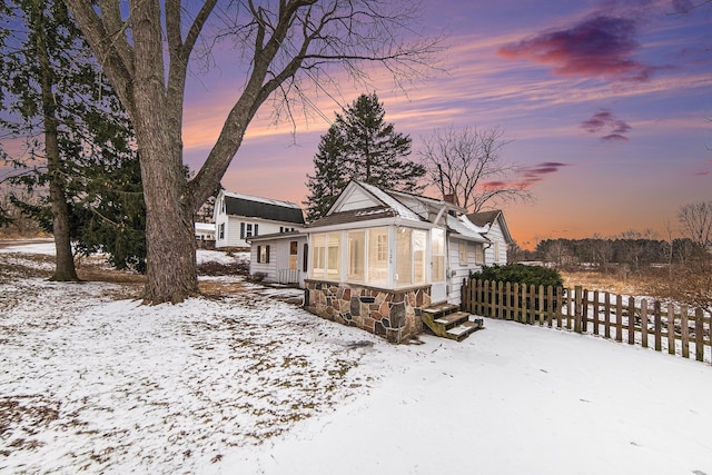 view of front of property