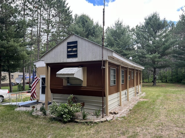 exterior space featuring a yard