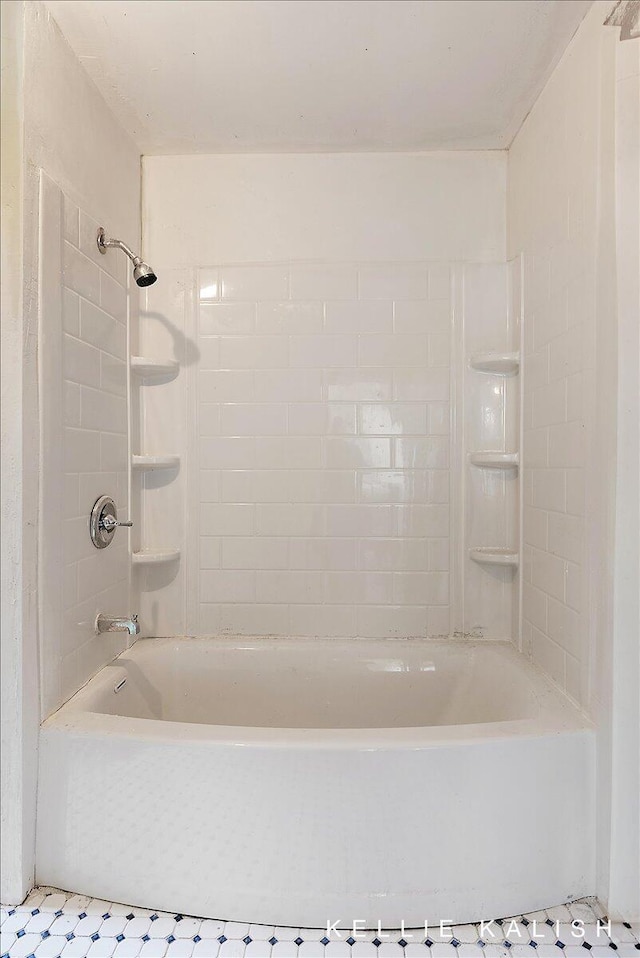 324 Gunnison Ave SW, Grand Rapids, MI 49504 - bathroom featuring shower / bathtub combination