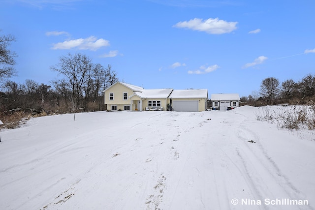 view of front of property featuring a garage