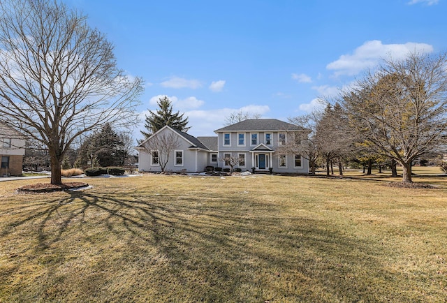 view of front facade featuring a front lawn