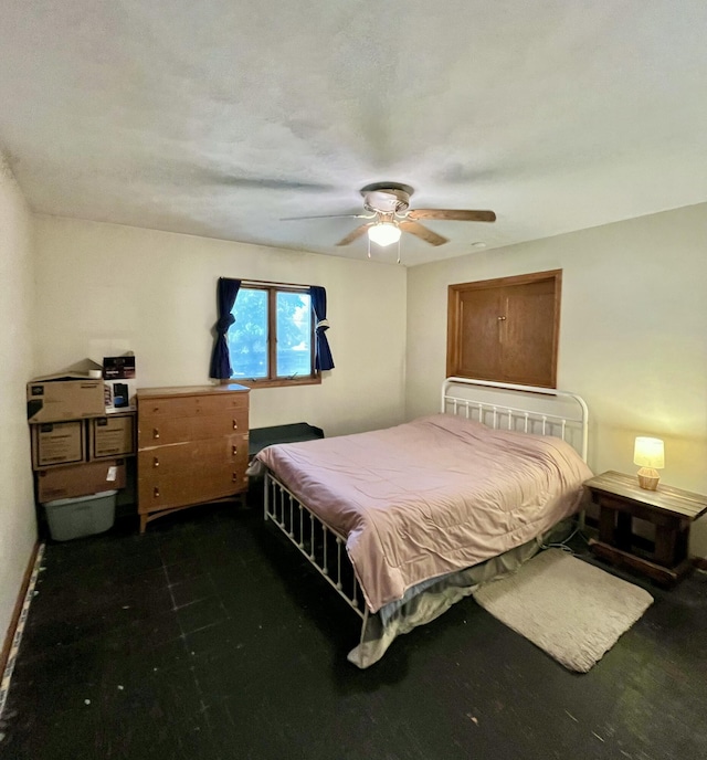 bedroom with a ceiling fan