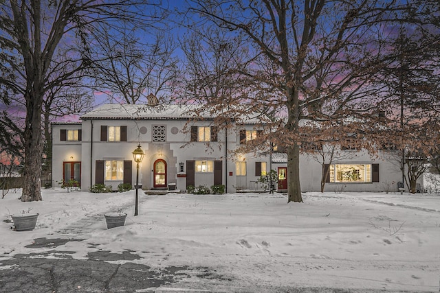 view of front of property featuring stucco siding