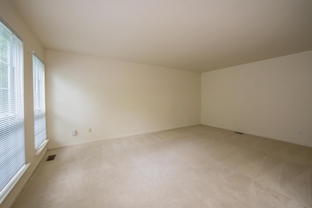 3048 Turnberry Ln, Ann Arbor, MI 48108 - empty room featuring light carpet