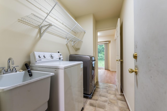 3048 Turnberry Ln, Ann Arbor, MI 48108 - laundry room with independent washer and dryer