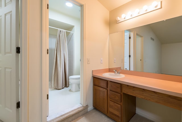 3048 Turnberry Ln, Ann Arbor, MI 48108 - full bathroom featuring toilet, vanity, a shower with curtain, and vaulted ceiling