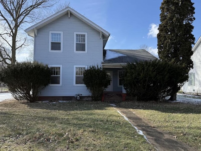 view of front facade with a front lawn