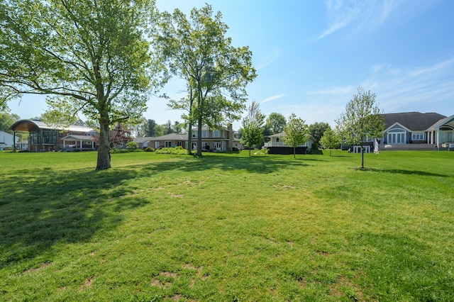 7585 S Indian Lake Dr, Vicksburg, MI 49097 - view of grassy yard