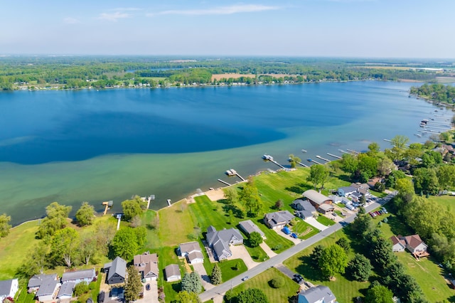 7585 S Indian Lake Dr, Vicksburg, MI 49097 - aerial view of property's location featuring a nearby body of water and nearby suburban area