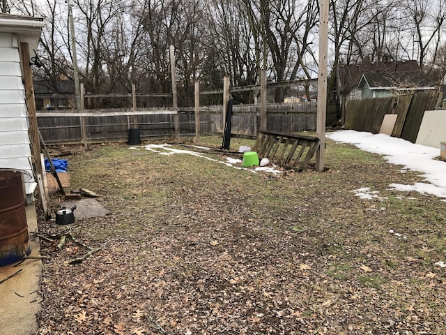 view of yard featuring a fenced backyard