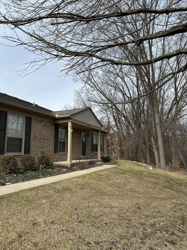 Listing photo 3 for 200 Pine Tree Rdg Unit 2, Waterford MI 48327