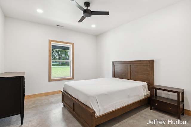 bedroom featuring visible vents, baseboards, a ceiling fan, and recessed lighting