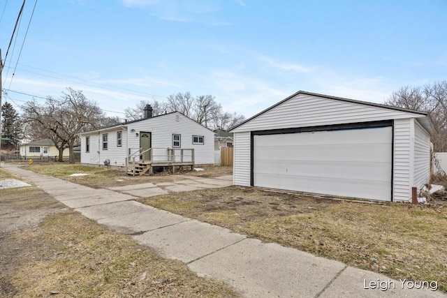 view of detached garage