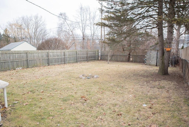 view of yard featuring a fenced backyard