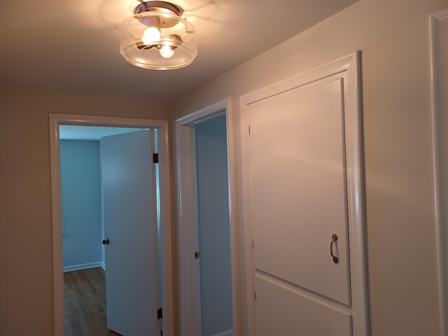 4265 Pine Tree Trl, Bloomfield Hills, MI 48302 - hall with dark wood finished floors