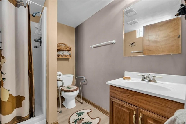 full bathroom with a shower with curtain, visible vents, vanity, and toilet