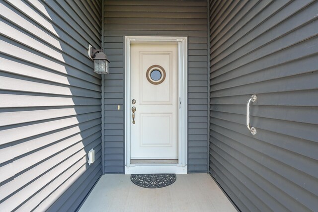 view of property entrance