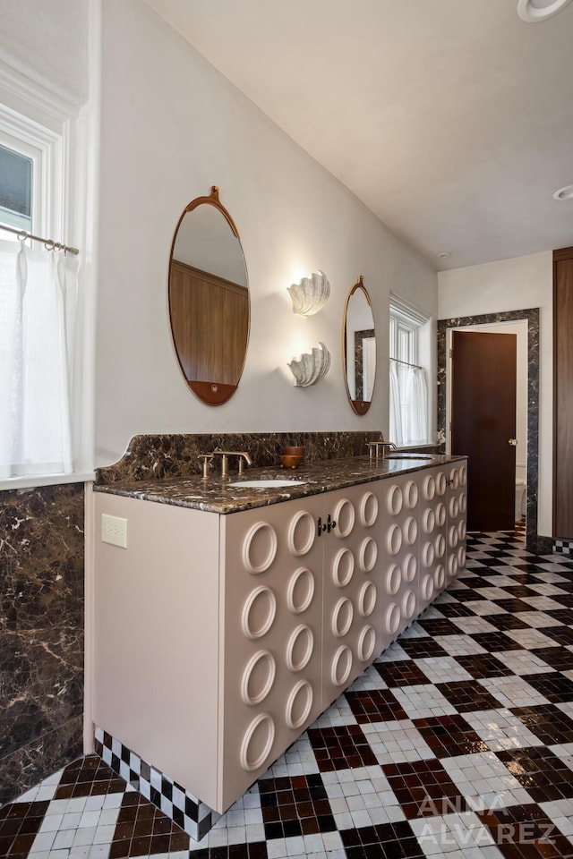727 Plymouth Rd SE, East Grand Rapids, MI 49506 - bathroom with double vanity