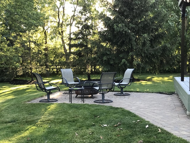 view of yard with a patio