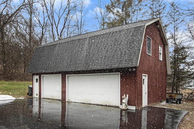 view of detached garage