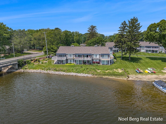 606 Edgewater Ct, Spring Lake, MI 49456 - view of subject property featuring a large body of water