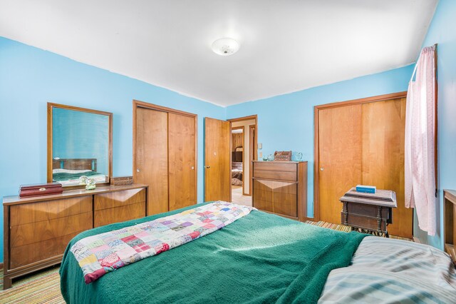 bedroom featuring a closet