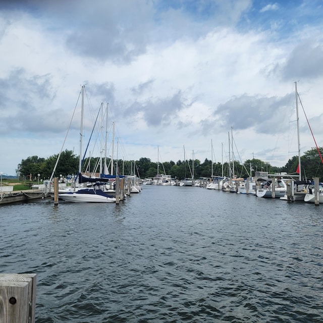 Listing photo 2 for 1200 Lakeshore Dr Unit 14, Muskegon MI 49441