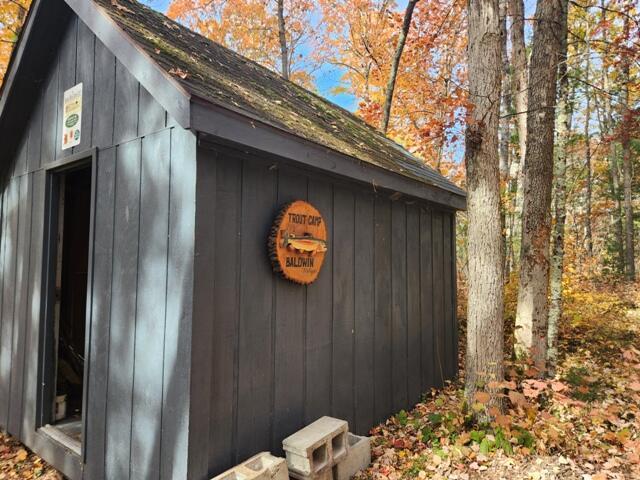 view of outbuilding with an outbuilding