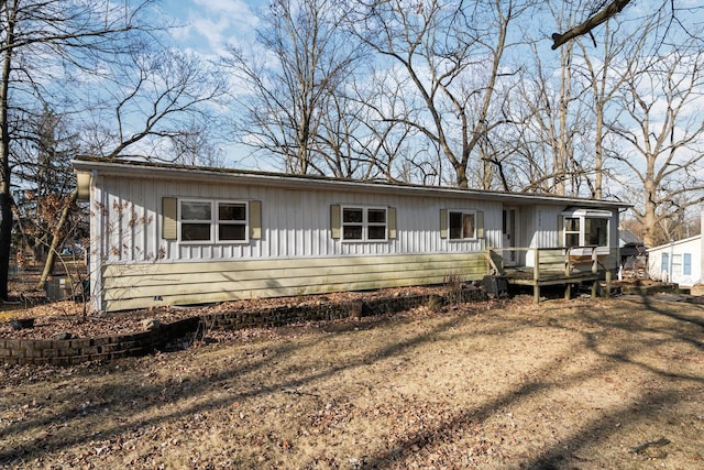 manufactured / mobile home with central air condition unit