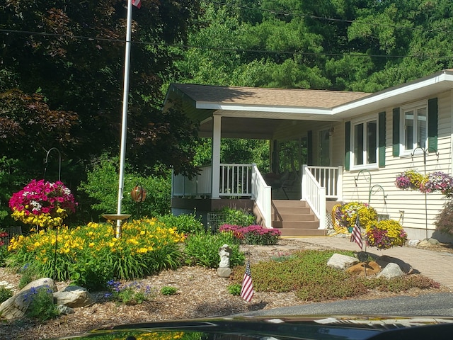 view of front of house featuring covered porch