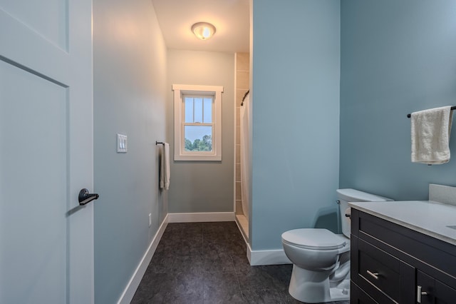 3935 W Destiny Dr, Hart, MI 49420 - full bathroom featuring curtained shower, toilet, vanity, and baseboards