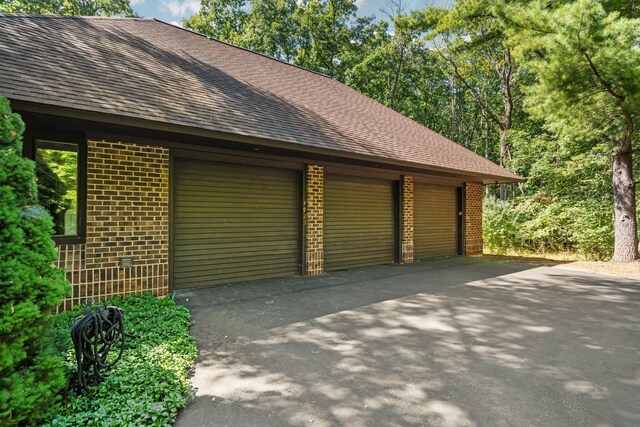 4923 Hickory Hill Rd, Ann Arbor, MI 48105 - view of garage