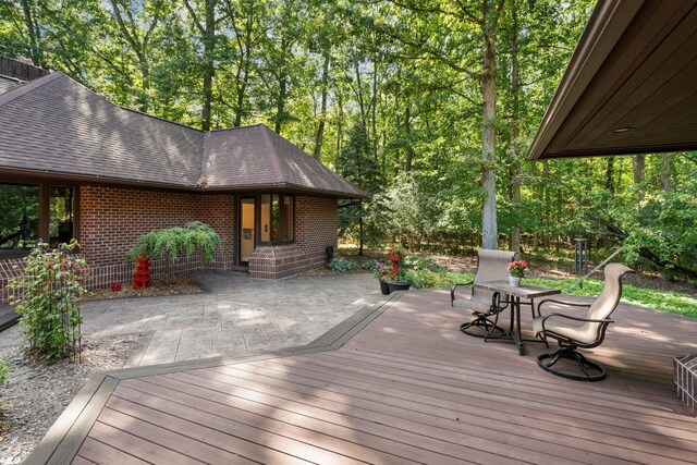 4923 Hickory Hill Rd, Ann Arbor, MI 48105 - deck with outdoor dining space