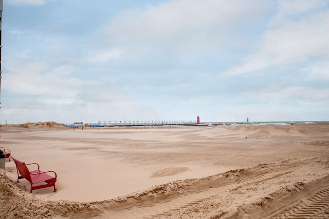 36.5 Lake Shore Dr, South Haven, MI 49090 - view of property's community with a water view and a view of the beach