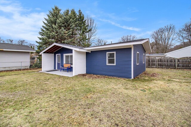 1009 N Ferry St, Ludington, MI 49431 - photo 27