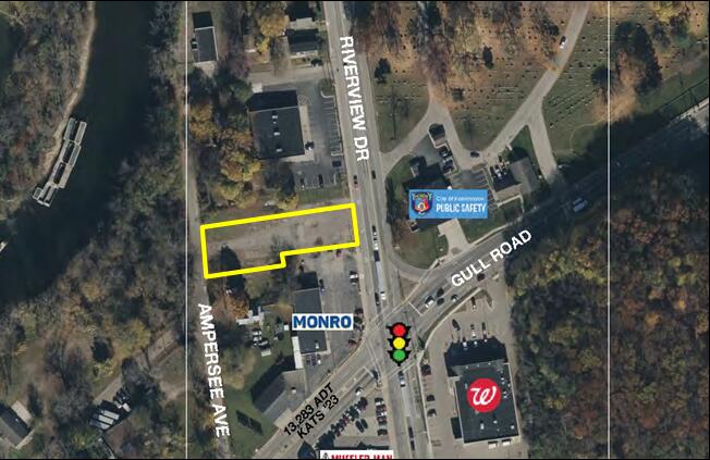 1023 Riverview Dr, Kalamazoo, MI 49048