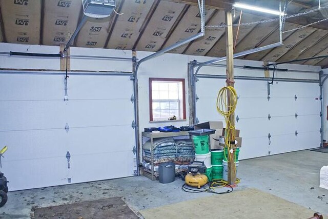 25544 Gage St, Dowagiac, MI 49047 - view of garage