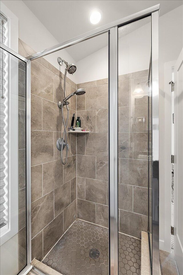 2824 Ridington Rd, Ann Arbor, MI 48105 - bathroom with a shower stall