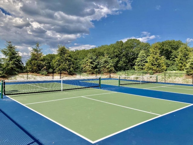 8114 Turning Stone, Kalamazoo, MI 49009 - view of sport court with community basketball court and fence
