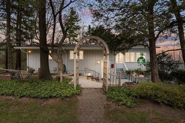 4103 Lake Shore Dr, New Buffalo, MI 49117 - view of front of home
