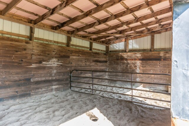 7295 Dutch Rd, Goodrich Vlg, MI 48438 - view of stable