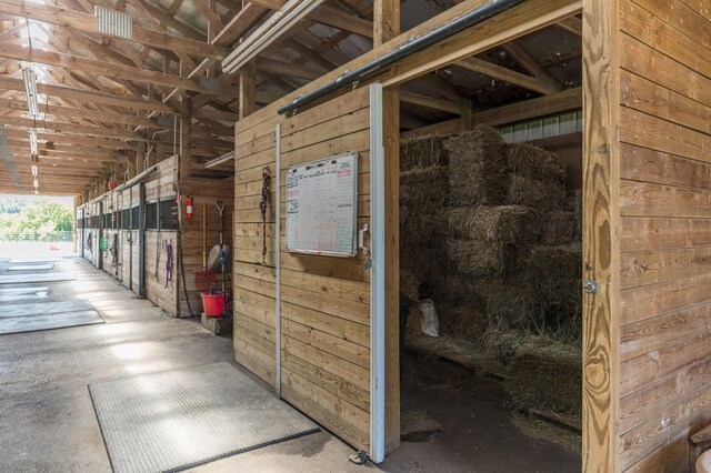 7295 Dutch Rd, Goodrich Vlg, MI 48438 - view of stable