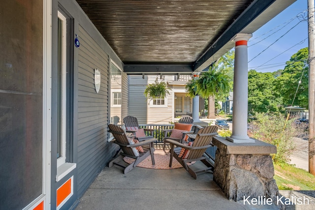 548 Pleasant St SE, Grand Rapids, MI 49503 - view of covered porch