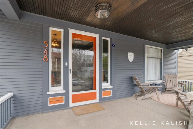 548 Pleasant St SE, Grand Rapids, MI 49503 - entrance to property with covered porch